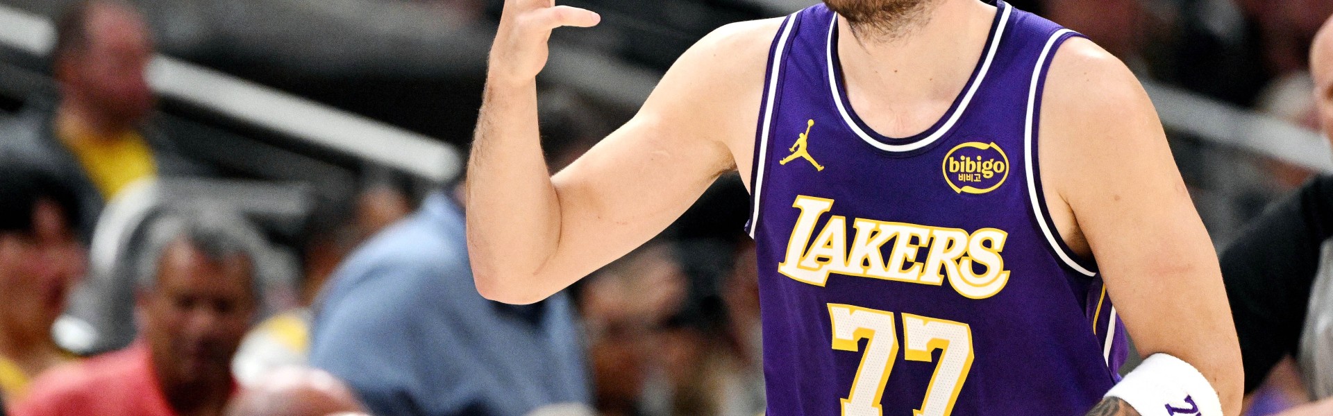 九游体育登录入口-077单月600分排不进前30！一人几乎包揽前11 哈登场均得分进前6