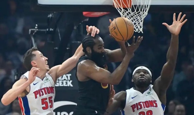 九游体育登录入口-骑士113-109活塞！莫布里三人盛赞哈登，而哈登两点也成重中之重